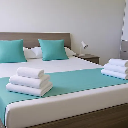 La Smeralda - Boutique Rooms And Breakfast Golfo Aranci Exterior photo